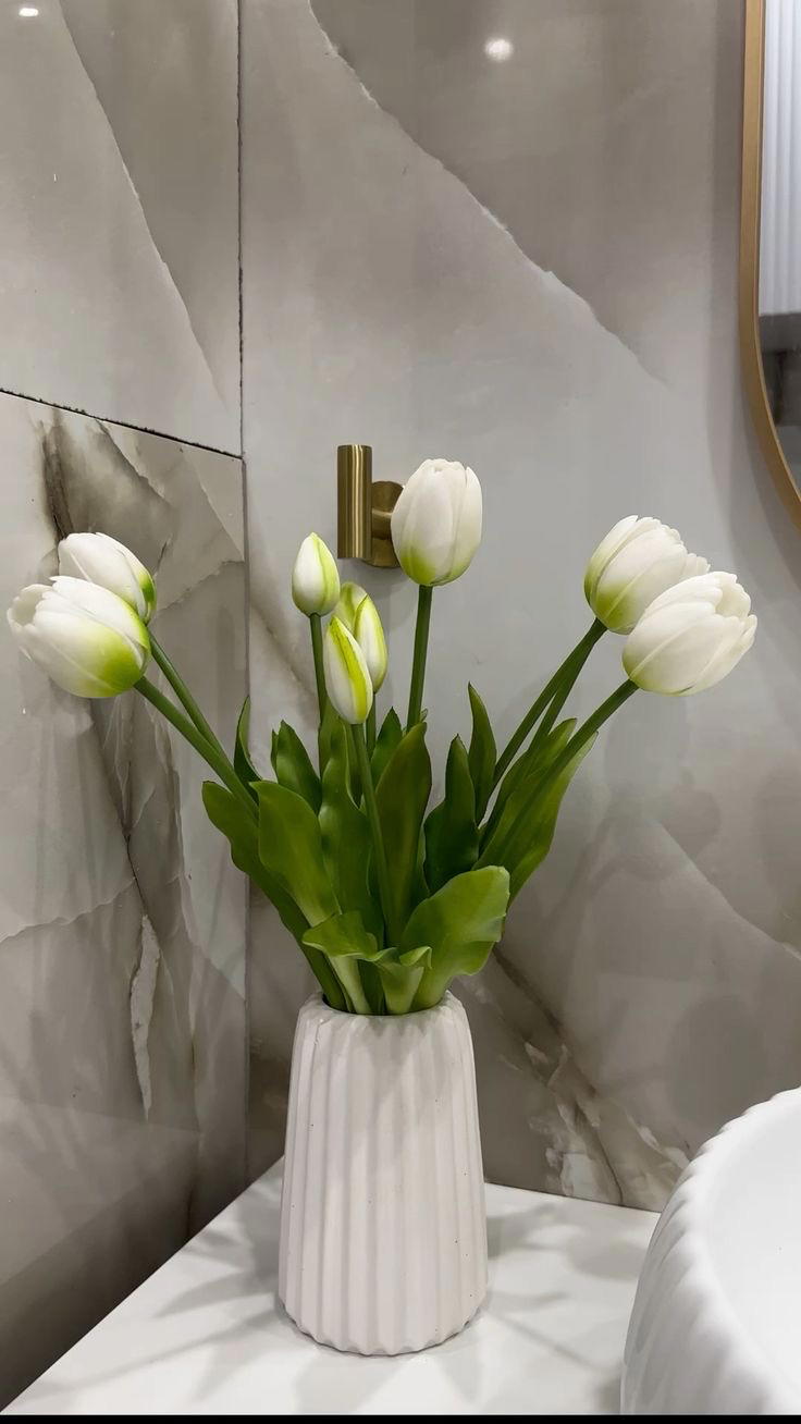 Large vase Preview Image