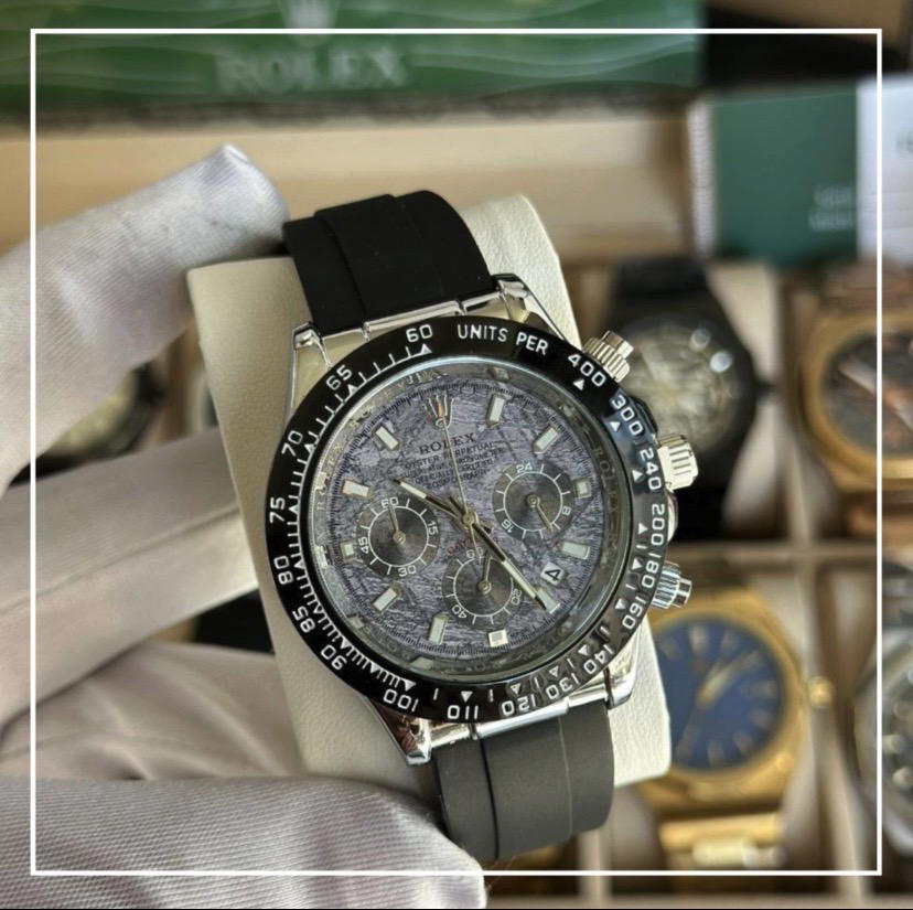 ROLEX DAYTONA WITH BLACK RUBBER Preview Image