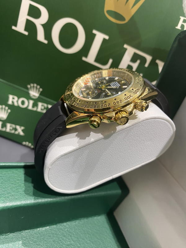 ROLEX DAYTONA WITH BLACK RUBBER Image 2 Preview