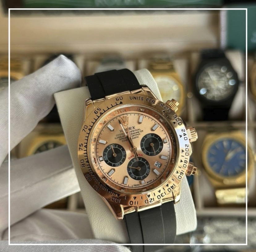ROLEX DAYTONA WITH BLACK RUBBER Preview Image