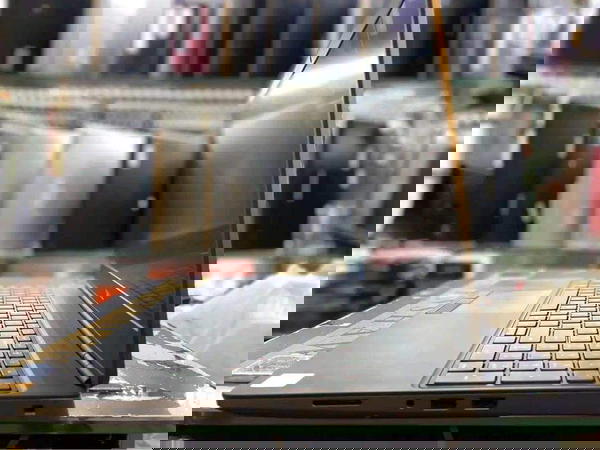 Dell precision 7550 Image 3 Preview