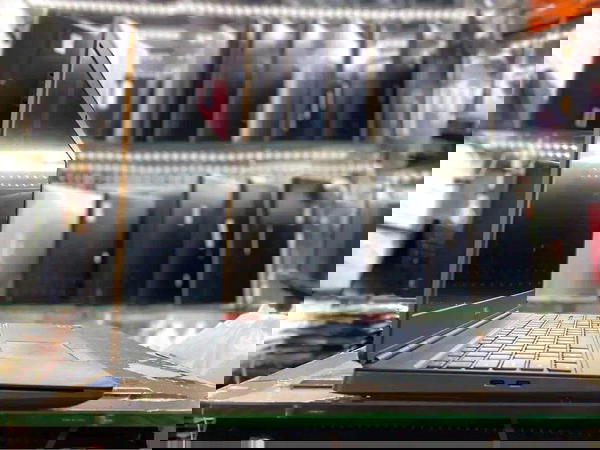 Dell precision 7550 Image 4 Preview