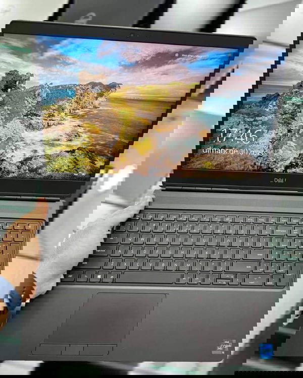 Dell precision 7560 Image 1 Preview