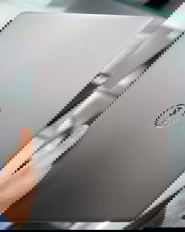 Dell precision 7560 Image 2 Preview