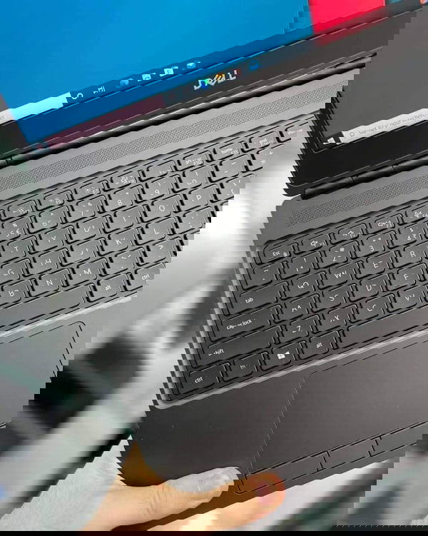 Dell precision 7560 Image 3 Preview