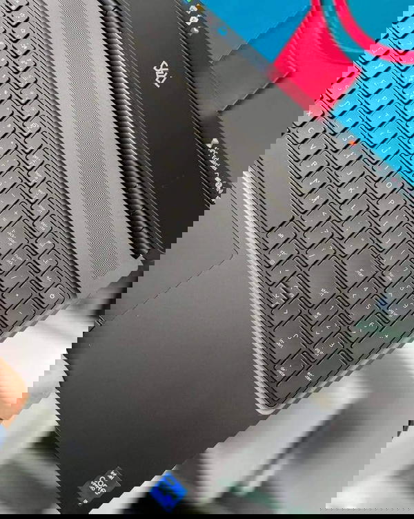 Dell precision 7560 Image 4 Preview