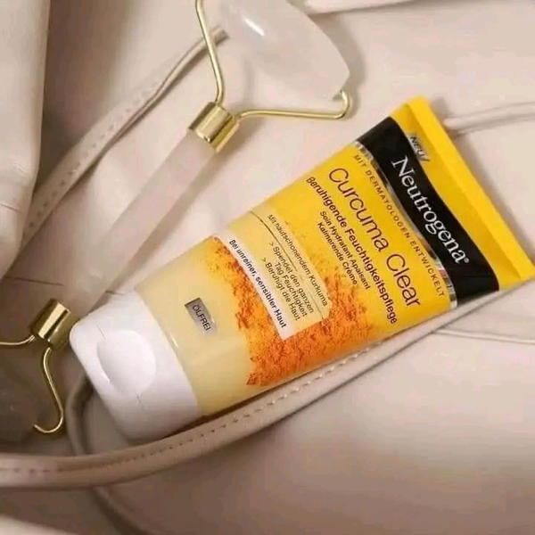 غسول ومرطب نتروجينا بالكركم Image 3 Preview