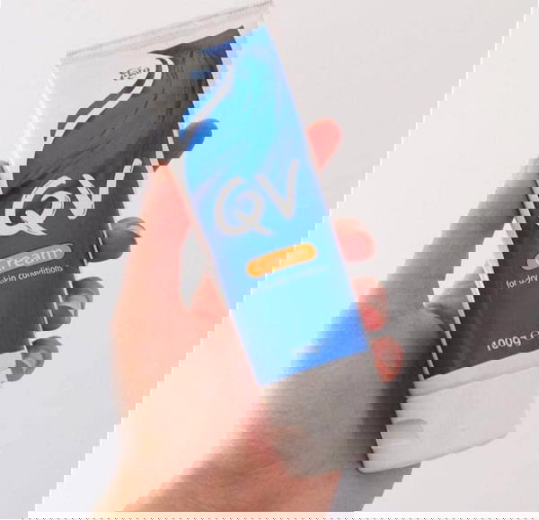 كريم QV هو مرطب عالي التركيز Image 7 Preview