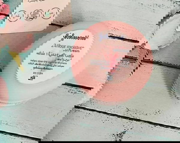 مرطب جونسون الطبي  Image 4 Preview