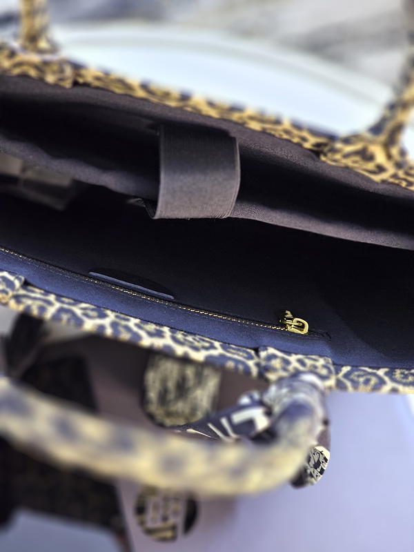 نمري كتان Image 3 Preview