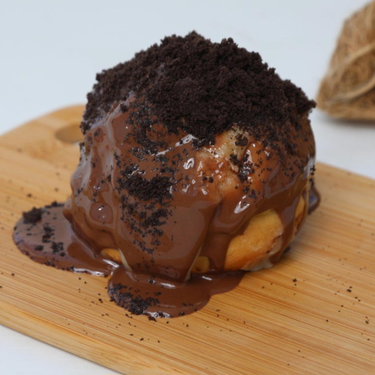 Oreo Cinnamon Roll Preview Image