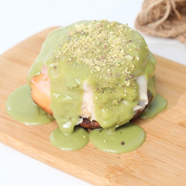 Pistachio Cinnamon Roll  Image 1 Preview