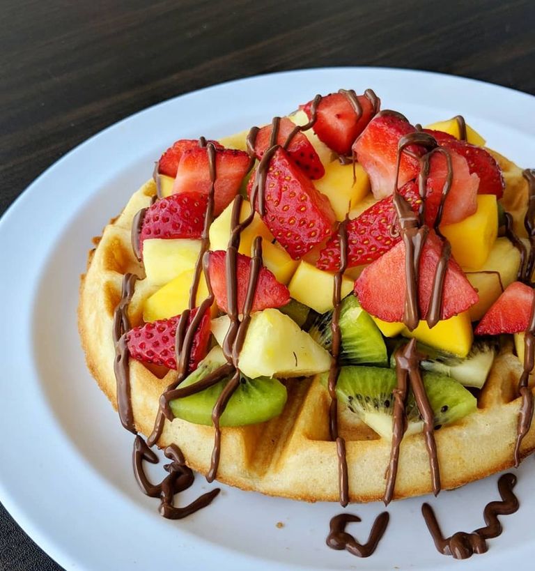 Large waffle fruit salad. وافل فروت سلط كبير Preview Image