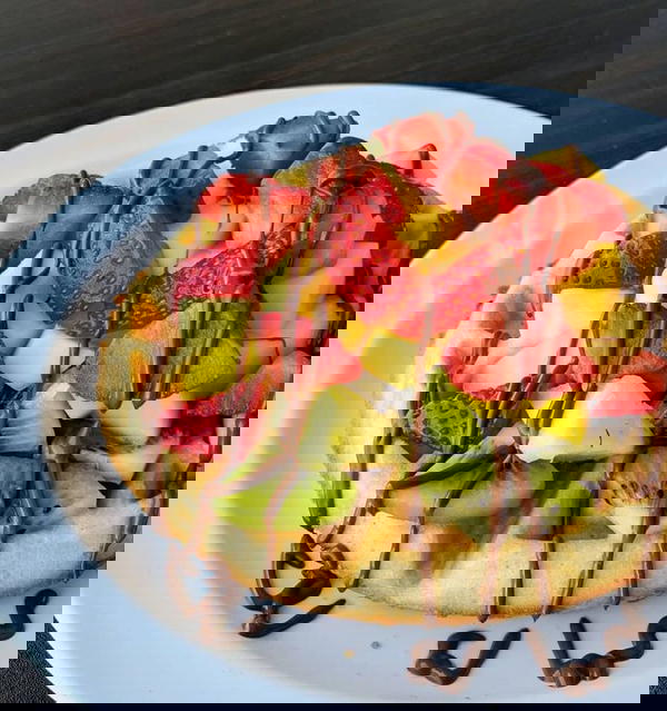 Large waffle fruit salad. وافل فروت سلط كبير Image 1 Preview