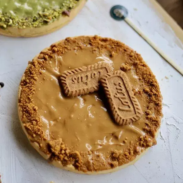 Large lotus waffle.          وافل لوتس كبير Preview Image