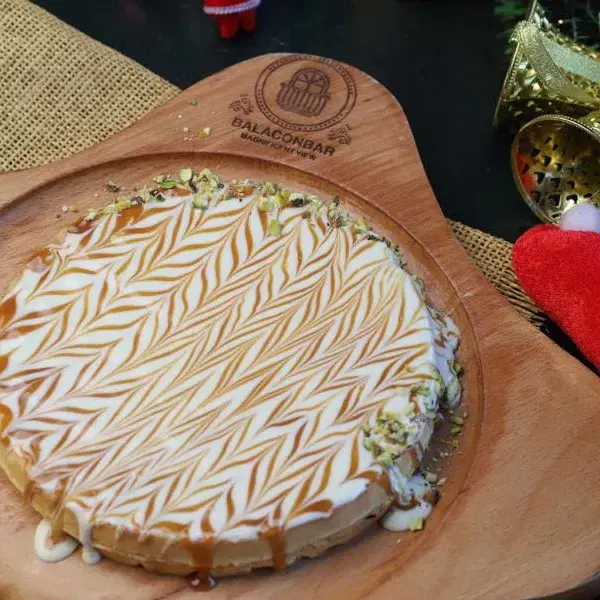 Large white chocolate waffle. وافل وايت شوكلت كبير  Preview Image