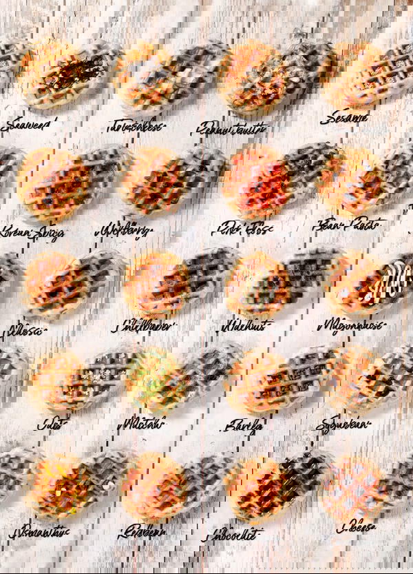 Large waffle with strawberry sauce. وافل كبير بصوص فراوله Image 1 Preview