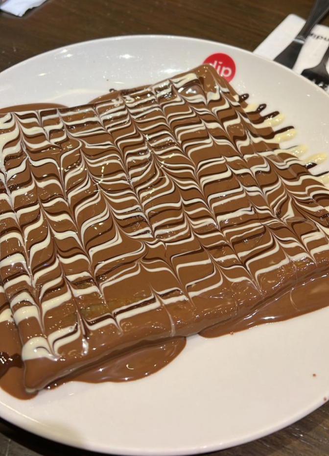 Large Tella Mix Waffle. وافل ميكس تيلا كبير Preview Image