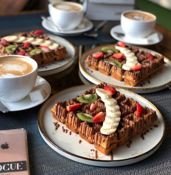 Large Tella Mix Waffle. وافل ميكس تيلا كبير Image 2 Preview