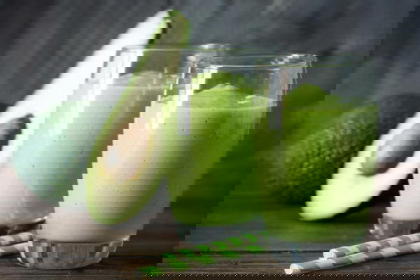 Avocado juice with honey and milk.  عصير افاكادو بالعسل بالحليب Image 1 Preview