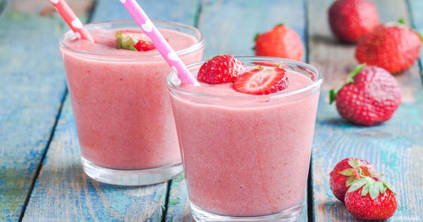 Strawberry juice with milk. عصير فراوله بالحليب Image 2 Preview