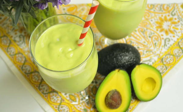 Avocado smoothie.      إسموزى أفاكادو Image 2 Preview