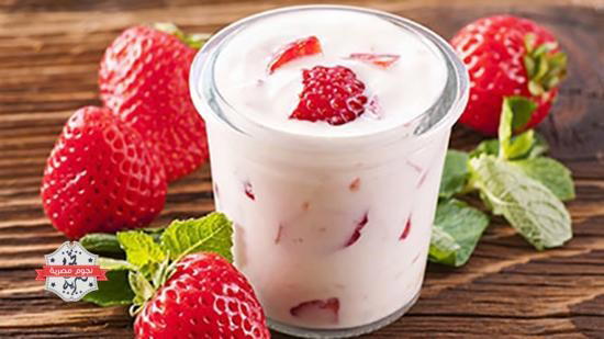 Strawberry yogurt blender. زبادى خلاط بالفراوله Preview Image