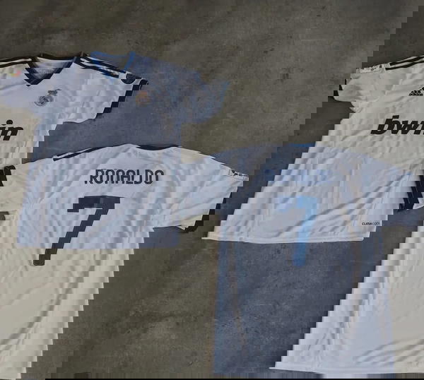تشيرت كرستيانو رونالدو مع ريال مدريد كلاسيك 🔥 Image 1 Preview