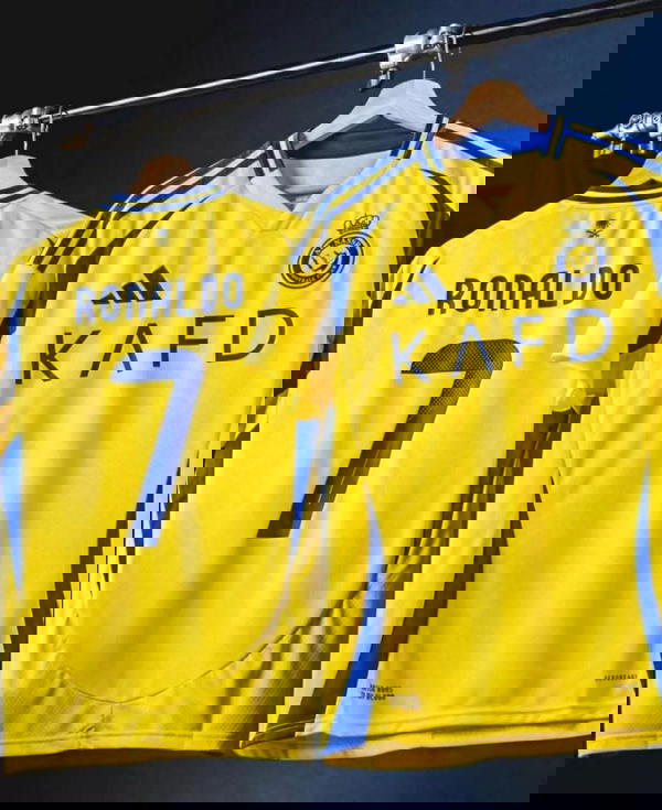 تشيرت كرستيانوا رونالدو مع النصر  Image 1 Preview
