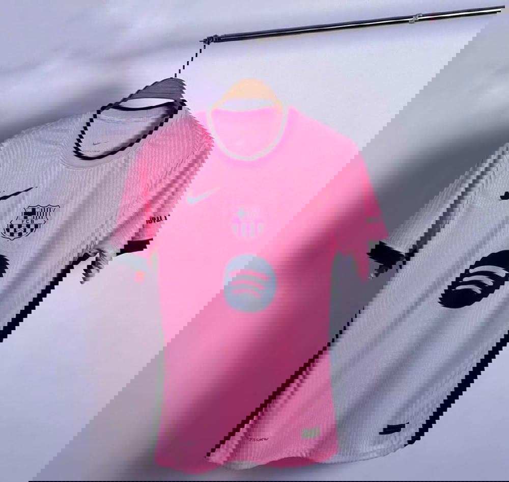 تشيرت ميسي الجديد مع انتر ميامي Preview Image