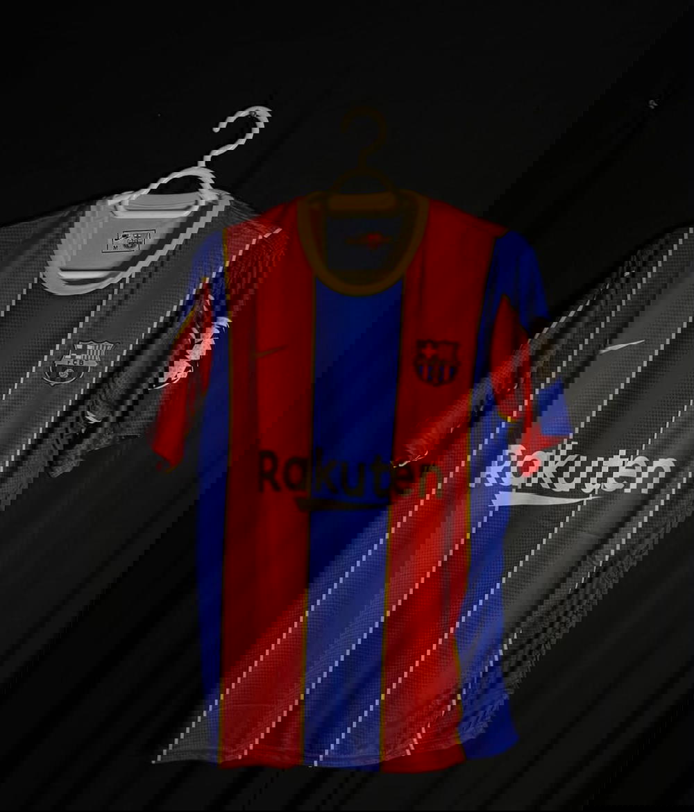 تشيرت ميسي مع برشلونة نسخة كلاسيك 🔥 Preview Image