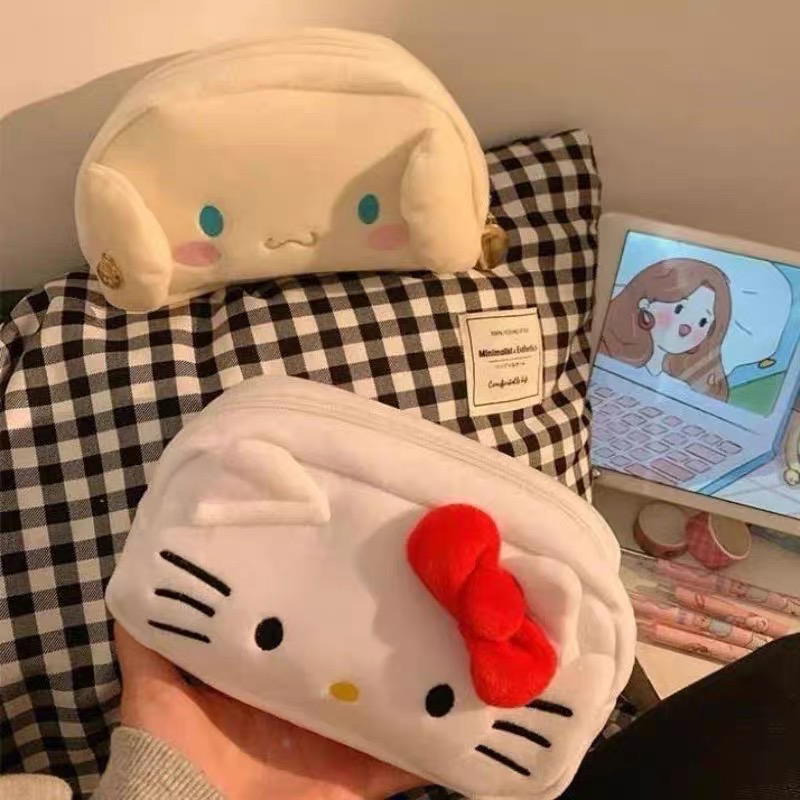 مقلمة كيتي فرو Preview Image