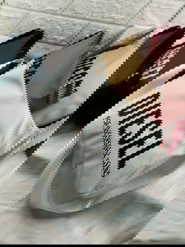 كروس بناتي DIESEL ابيض مقاس 15×18 Image 2 Preview