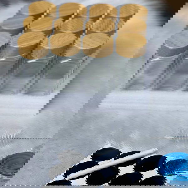 طقم توابل 12 قطعة زجاج بغطاء خشب  Image 2 Preview