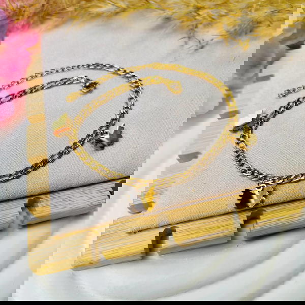 Simple white anklet Image 1 Preview