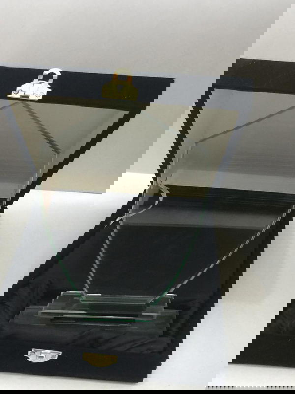 درع كريستال  Image 2 Preview