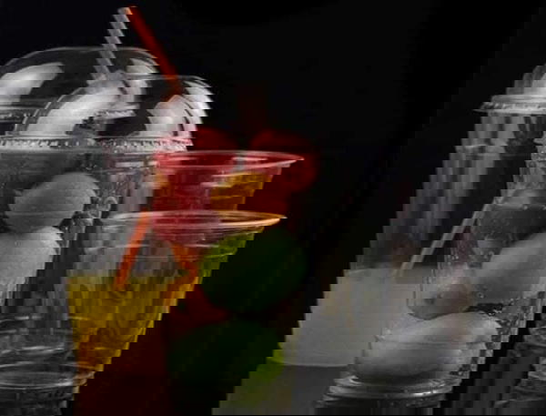 10كوبيات بالغطاء شفاف مقاس10اونز  Image 2 Preview