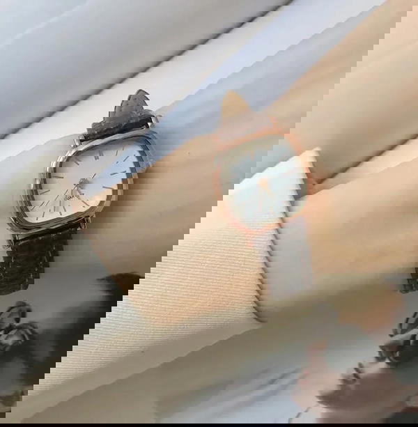 ساعة يد جلد نسائية - Leather Brown Watch Image 1 Preview