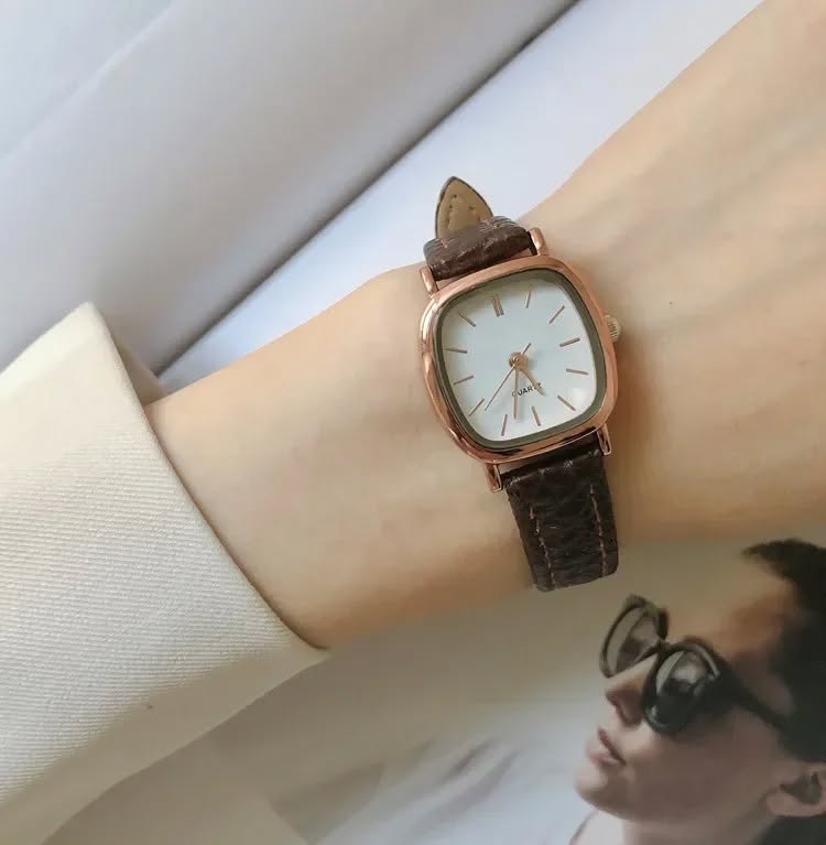 ساعة يد جلد نسائية - Leather Brown Watch Preview Image