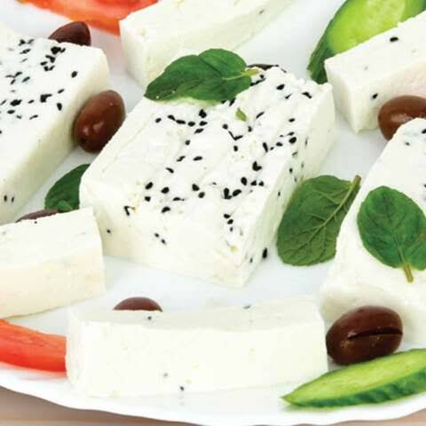 جبنة بيضاء مسنرة ( مغلية ) مع حبة البركة وسمسم . Image 2 Preview