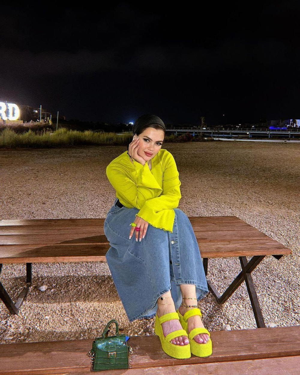 الموديل جيبه جينز Preview Image