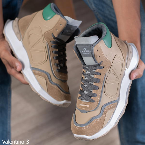 VALENTINO Image 2 Preview