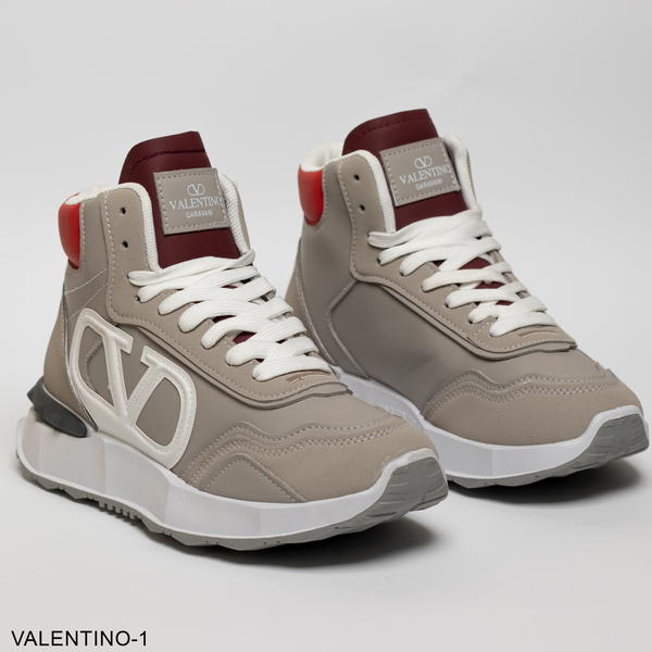 VALENTINO Image 4 Preview
