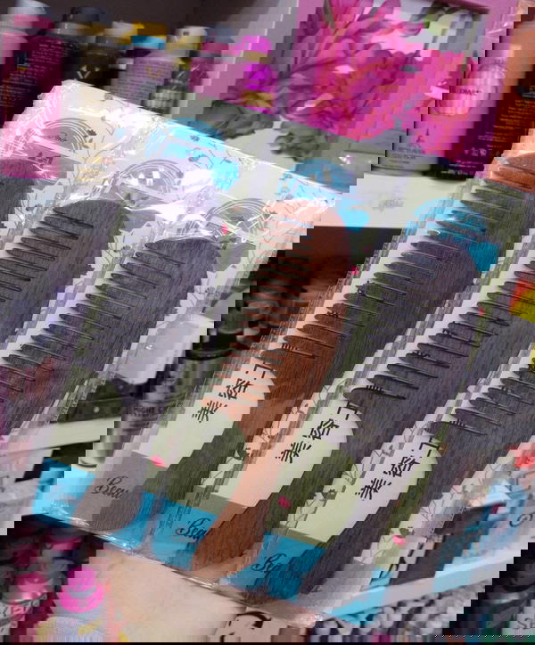 مشط خشب Image 1 Preview