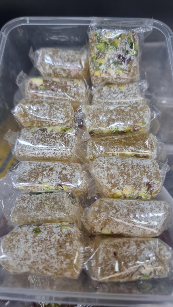 علبة حلقوم بالفستق Image 1 Preview