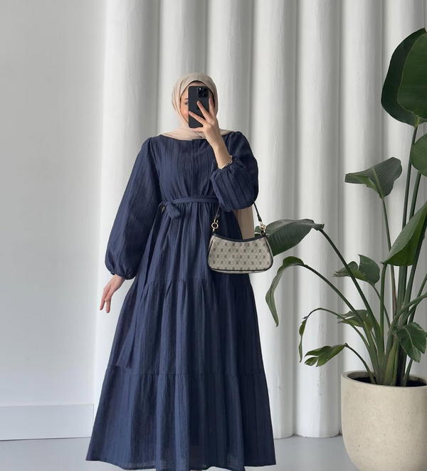 فستان كتان إسباني – أناقة عملية ولمسة راقية Image 1 Preview