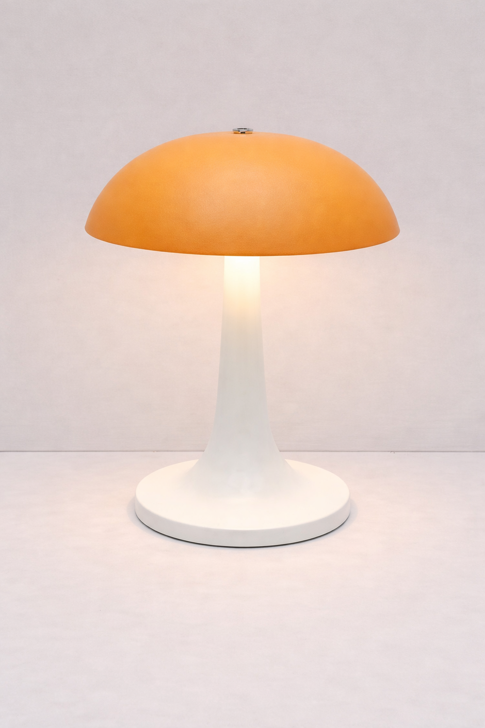 تيبل لامب مكتبي يعمل على الشحن M22 Preview Image