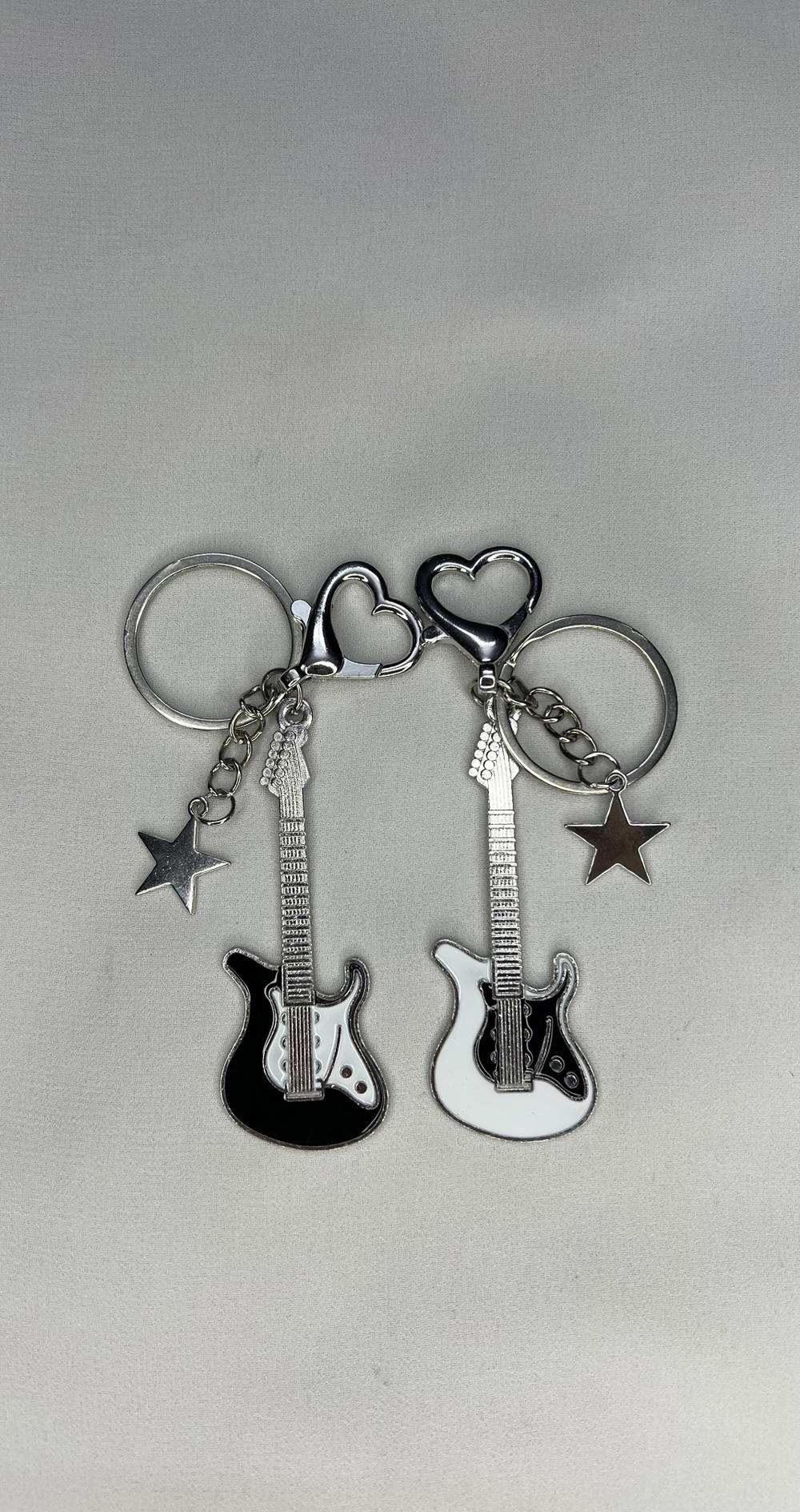 2pcs guitar keychains  Preview Image