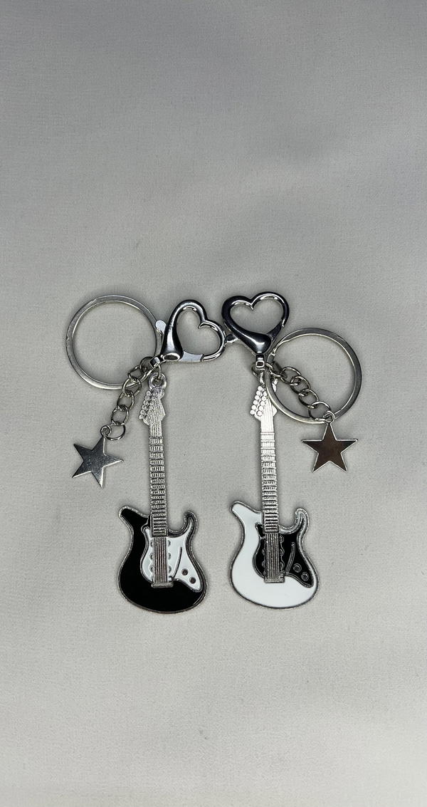 2pcs guitar keychains  Image 1 Preview