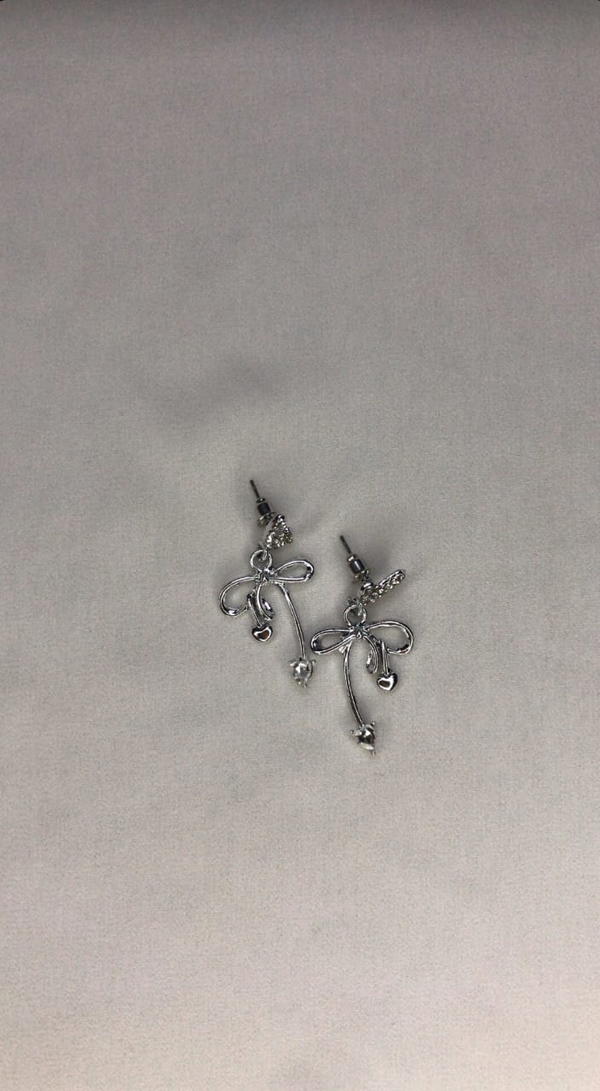 bow earrings  Image 2 Preview